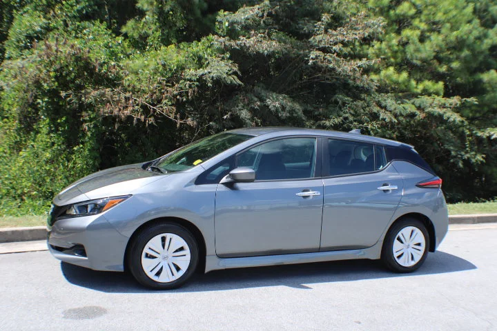 Used 2024 Gray Nissan S image 4