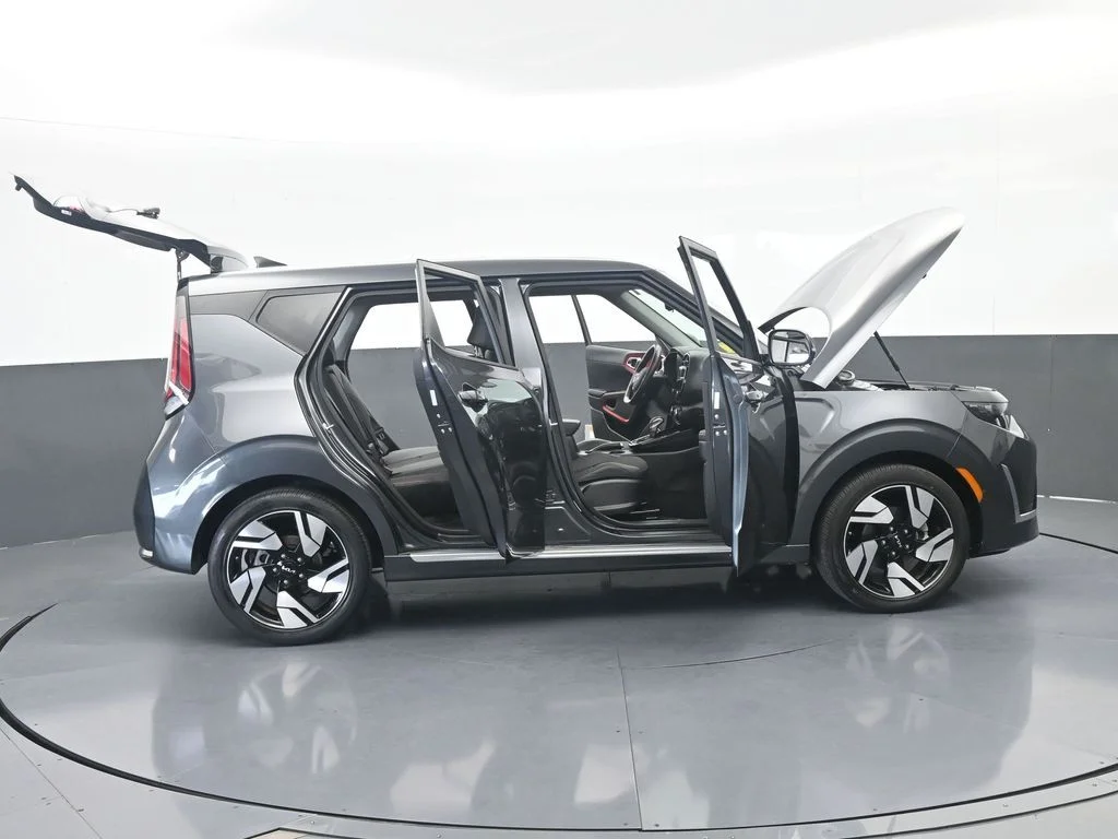 Used 2024 Gravity Gray Kia GT-Line image 68