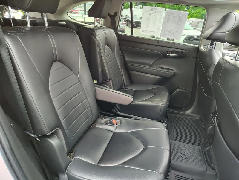 Used 2023 Beige Toyota XLE image 22