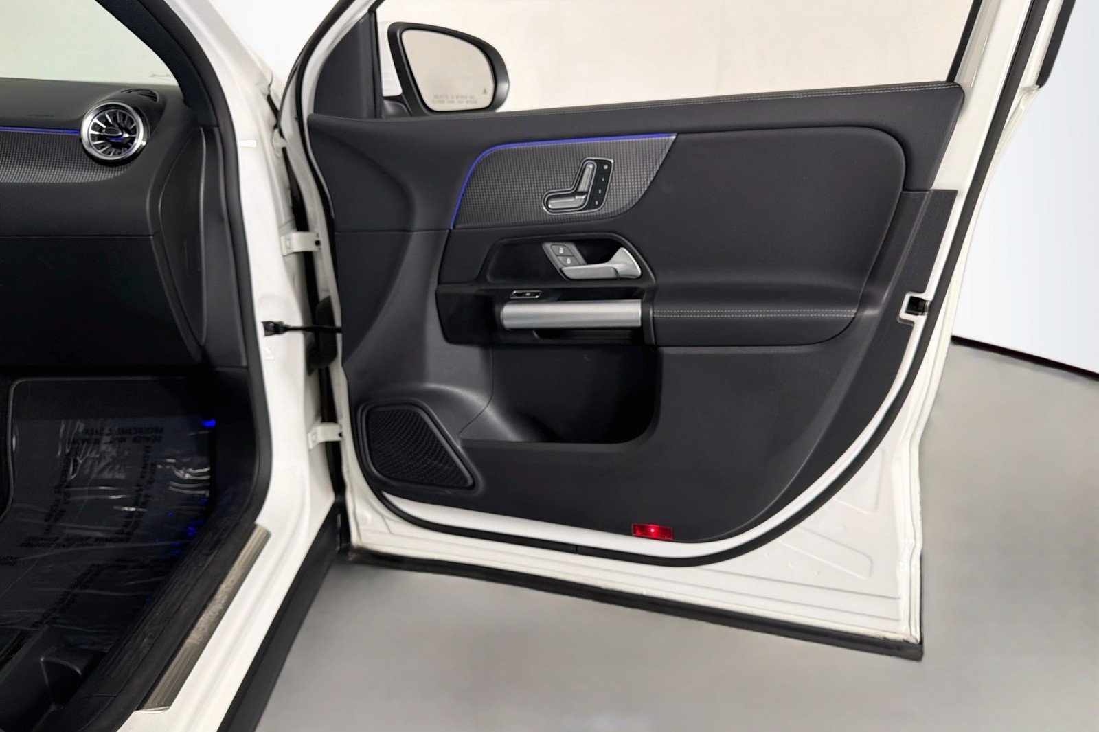 Used 2023 Polar White Mercedes-Benz 250 image 22