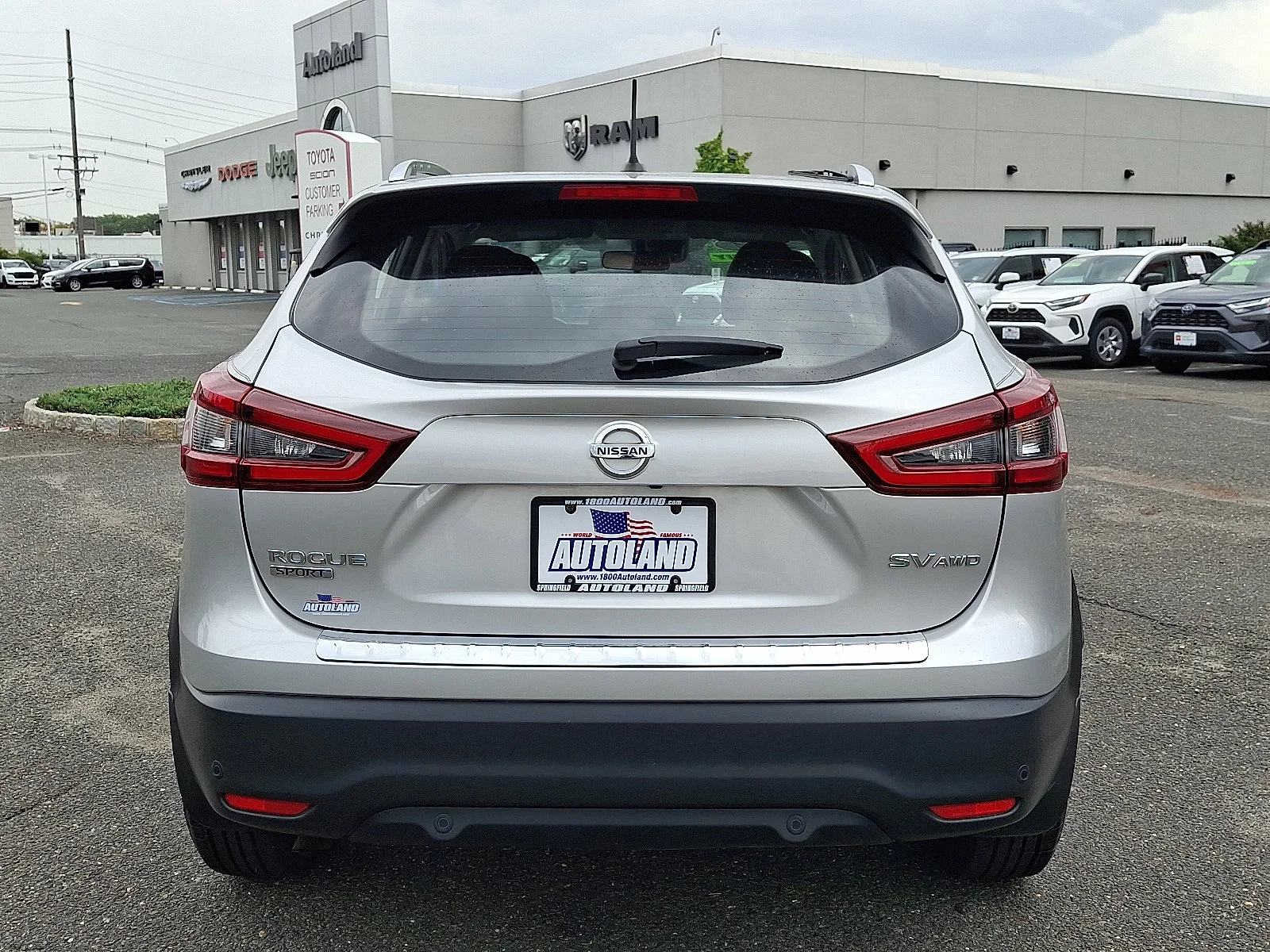 Used 2022 Brilliant Silver Metallic Nissan SV image 6