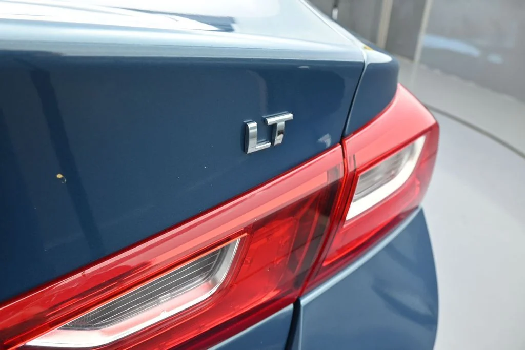 Used 2025 Lakeshore Blue Metallic Chevrolet LT image 37