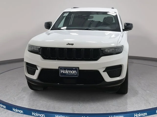 Used 2023 White Jeep Altitude X image 3