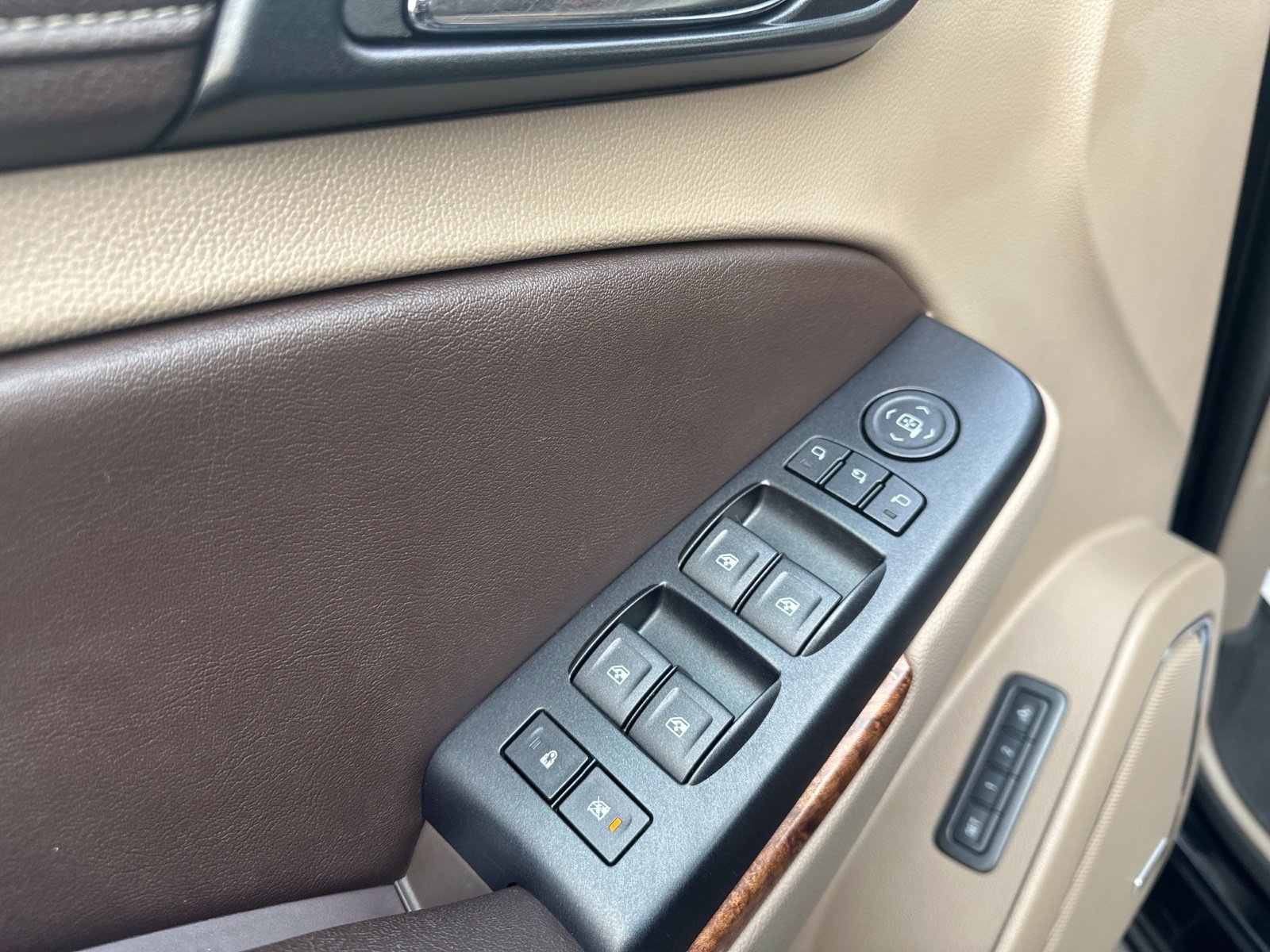 Used 2015 Black Chevrolet LTZ image 18