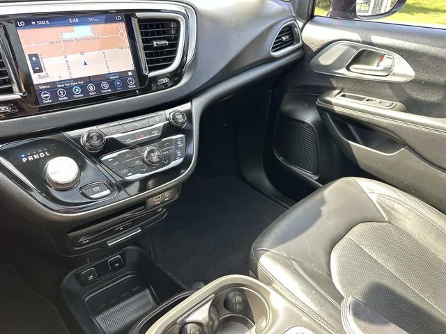 Used 2019 Black Chrysler Touring L Plus image 33