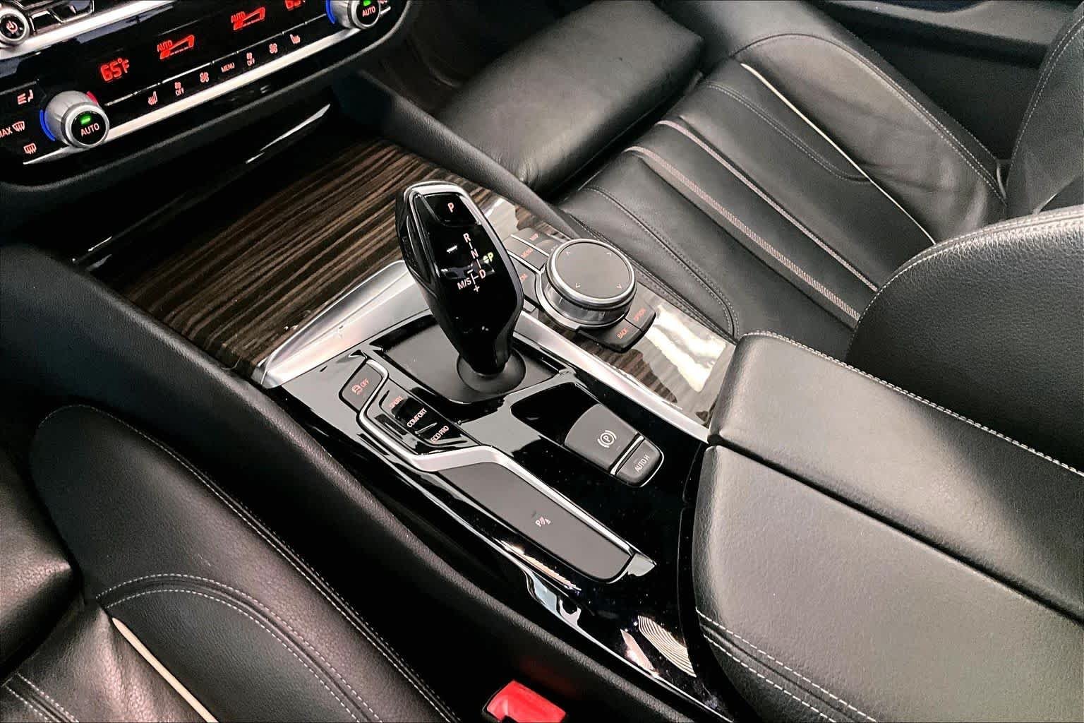 Used 2019 Alpine White BMW 540i image 14