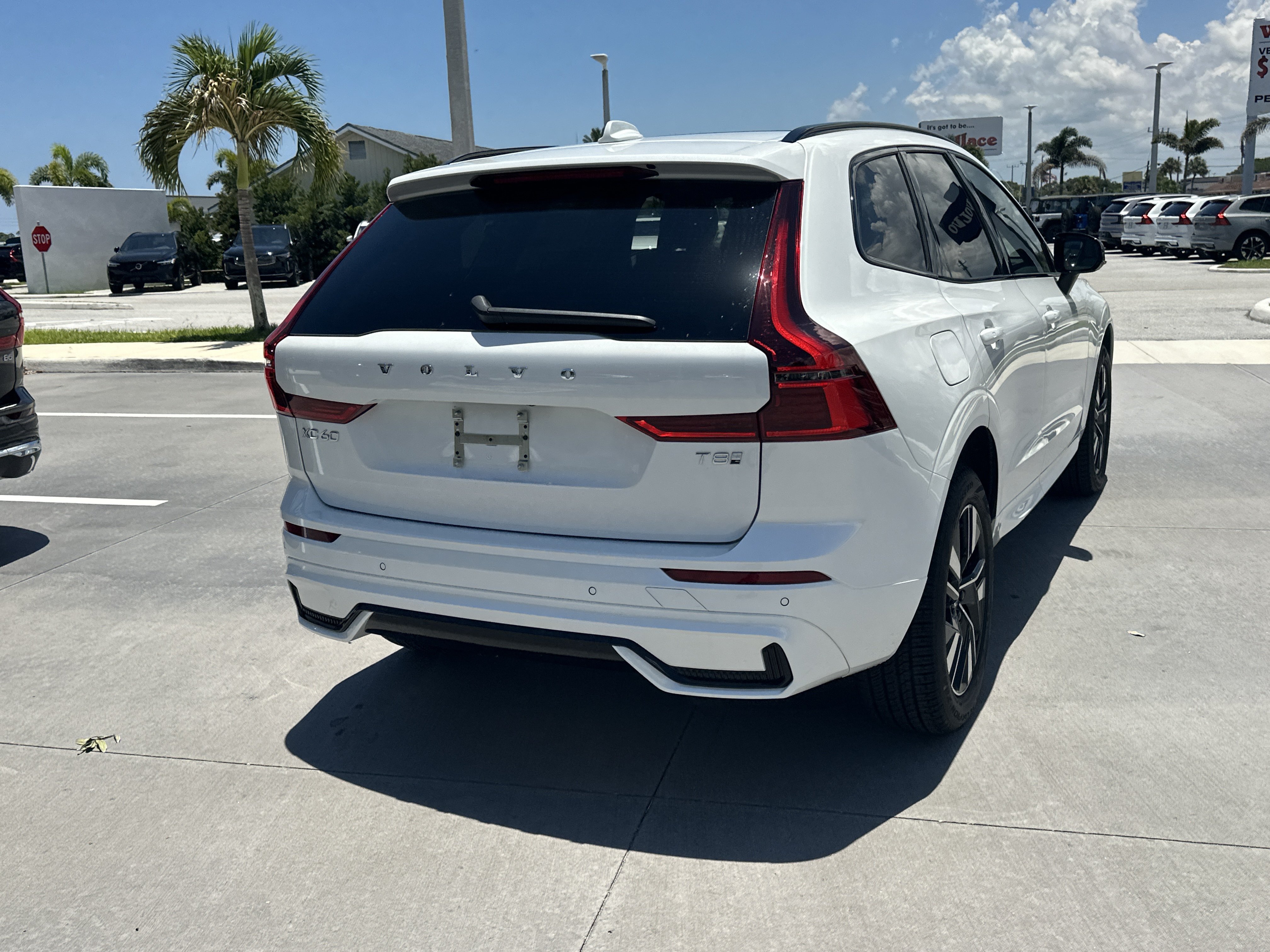 New 2026 Crystal White Volvo Core image 7