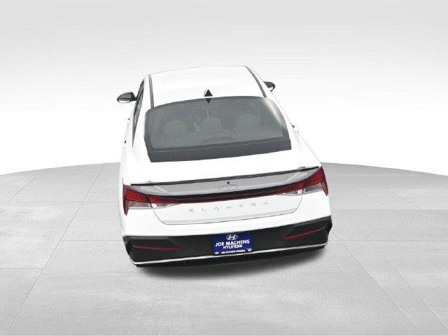 New 2026 White Hyundai SEL Sport image 27