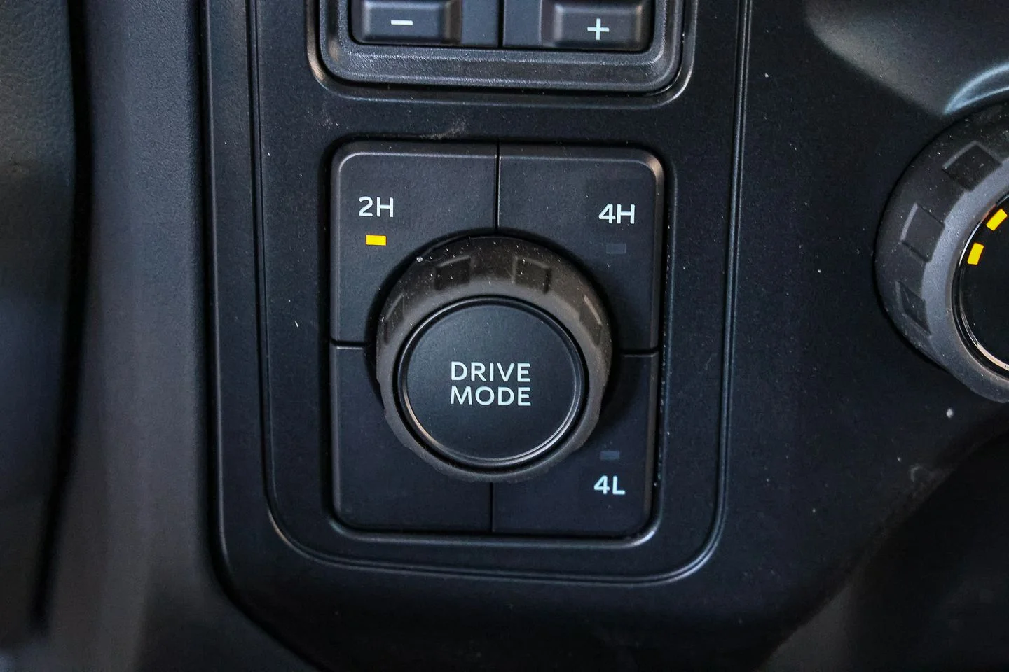 New 2026 Oxford White Ford F-550® XL image 17