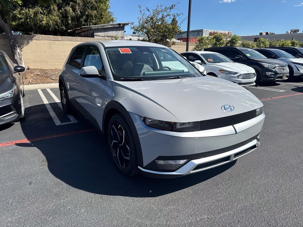 Certified Used 2024 Gray Hyundai SEL image 4