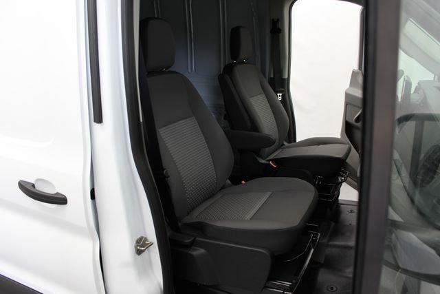 New 2026 Oxford White Ford Cargo Van image 21