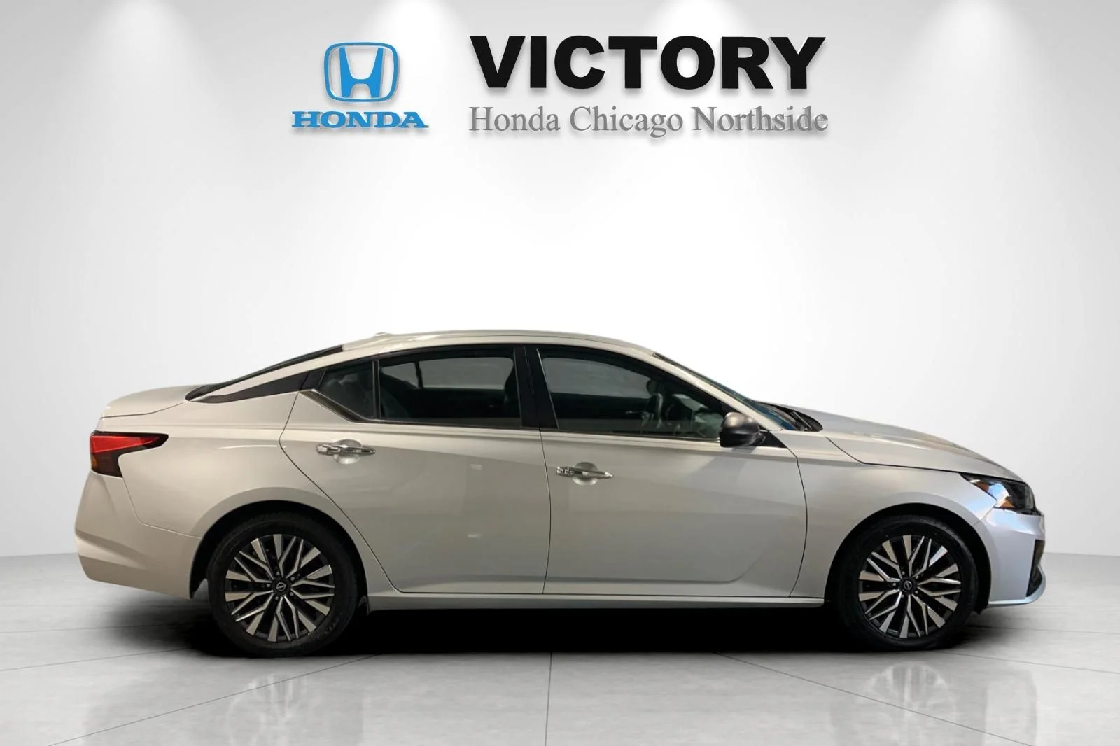 Used 2024 Brilliant Silver Metallic Nissan 2.5 SV image 2