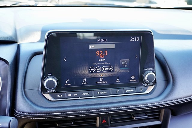 Used 2025 Black Nissan S image 34