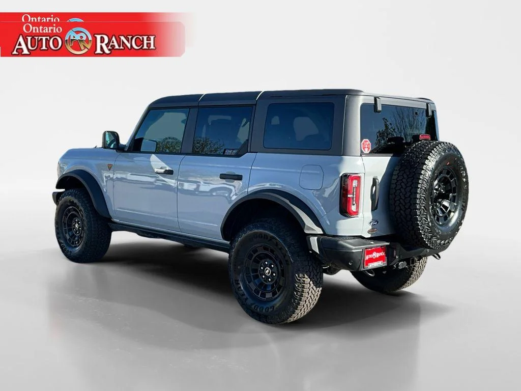 New 2026 AVALANCHE GRAY Ford Badlands image 3