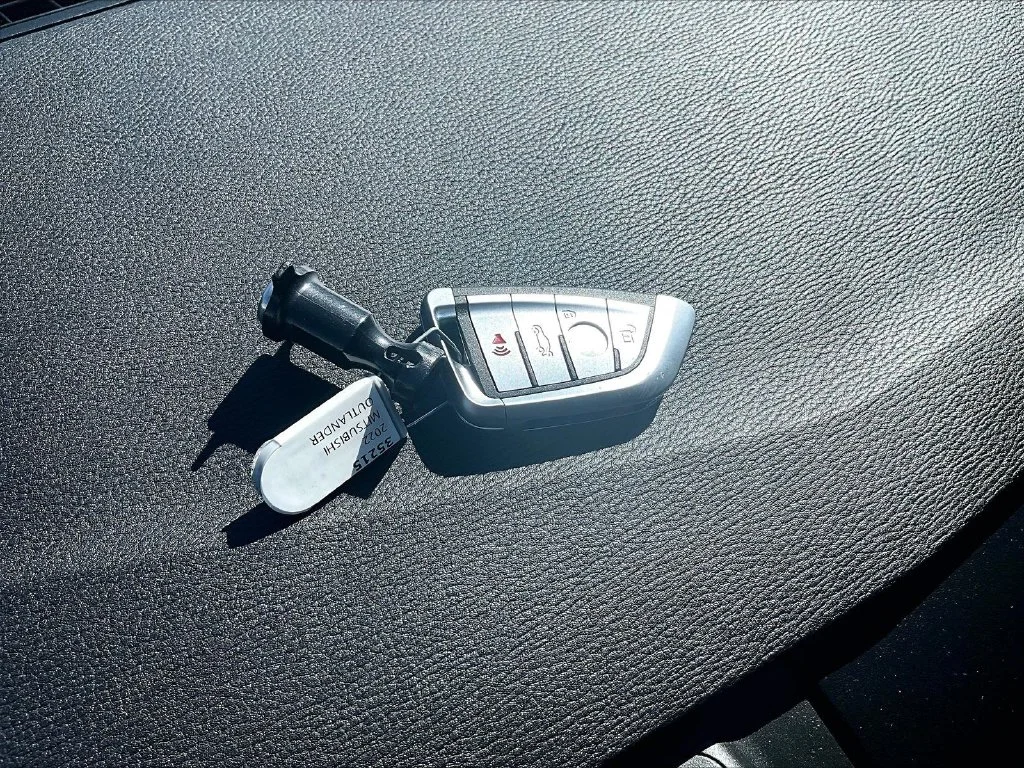 Used 2022 Gray Mitsubishi ES image 12