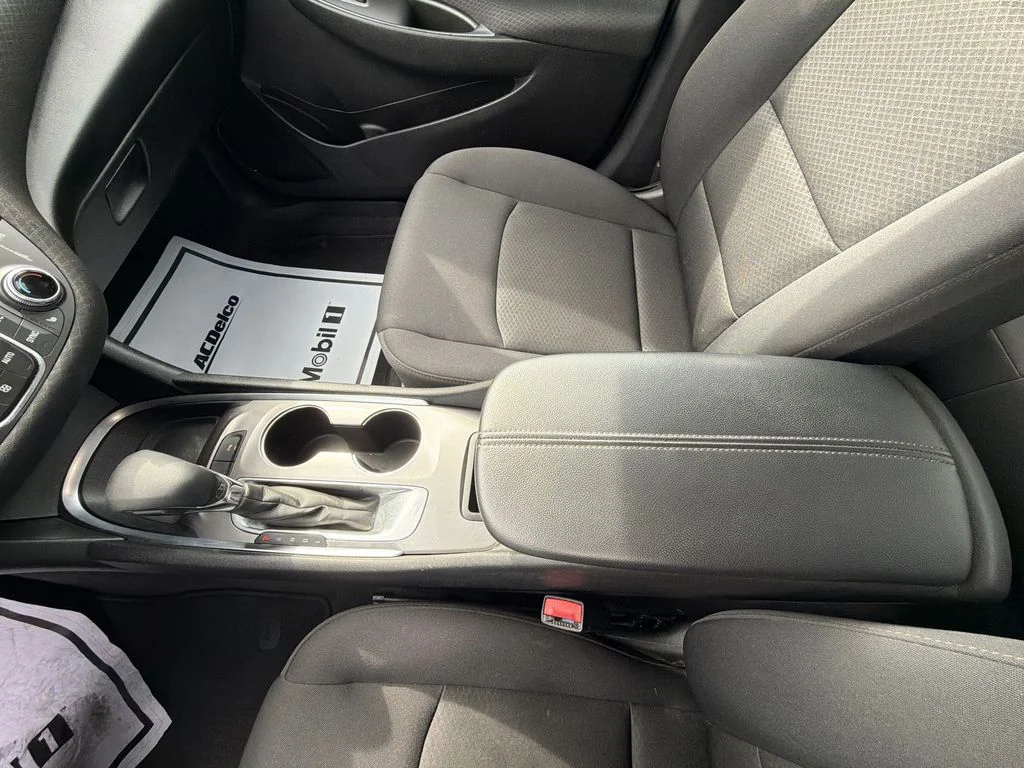 Used 2021 White Chevrolet LT image 26