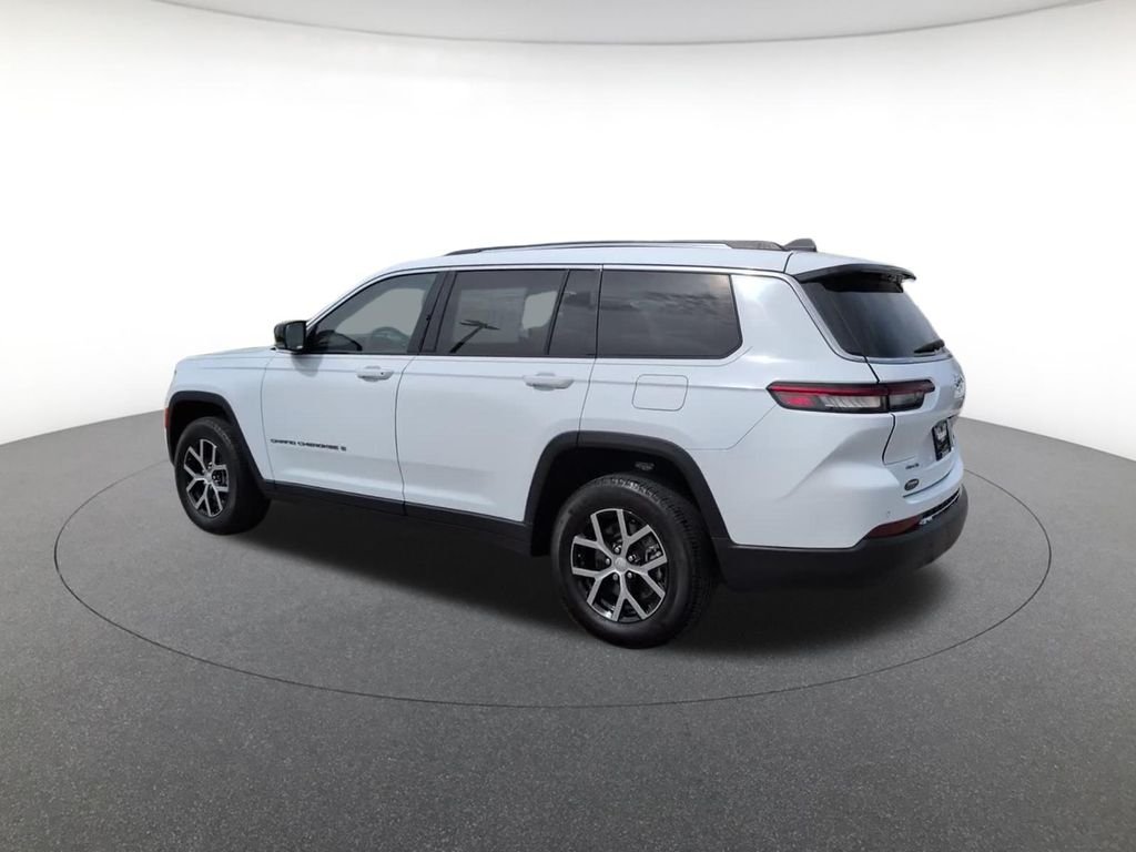 Used 2023 White Jeep Limited image 12