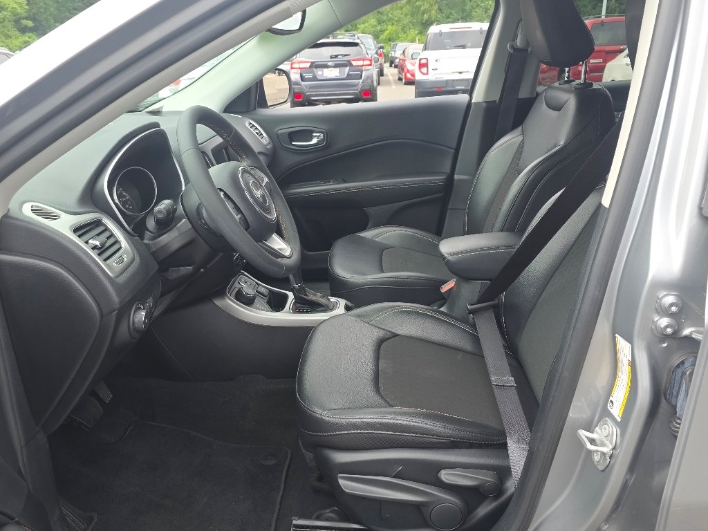 Used 2021 Billet Silver Metallic Clear Coat Jeep Latitude image 32