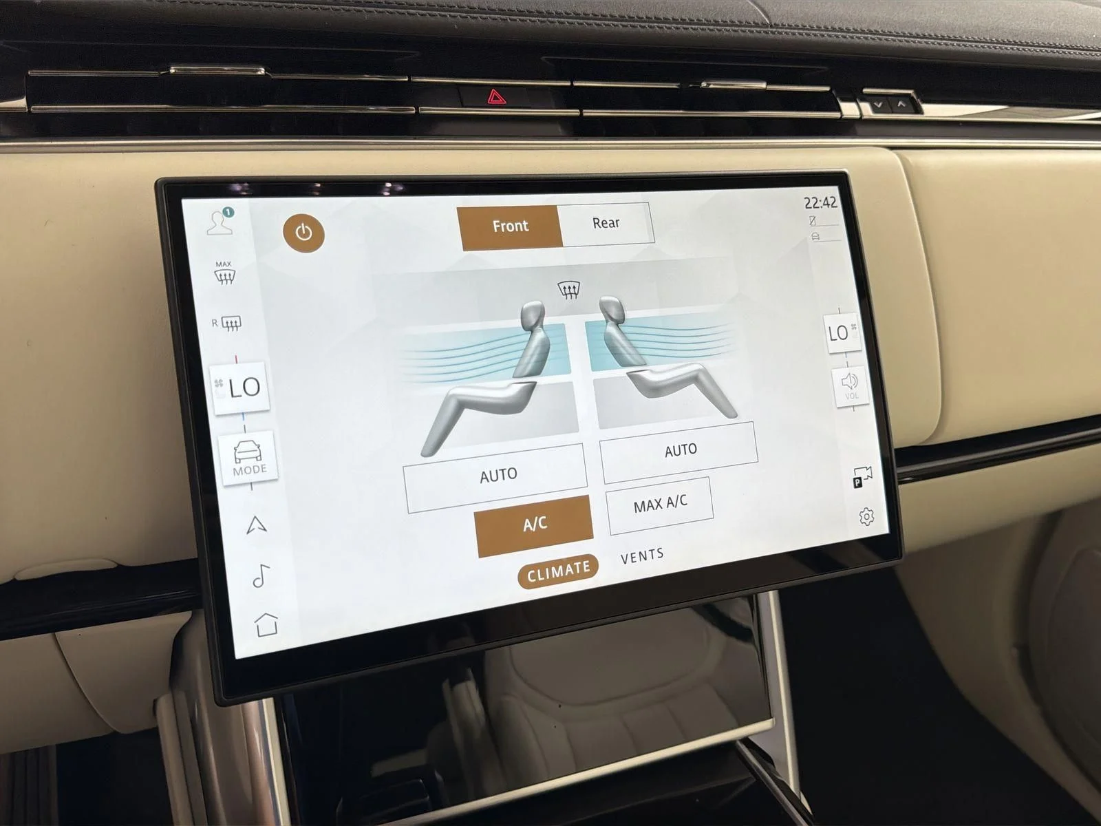 2026 Land Rover Range Rover SE - Photo 15