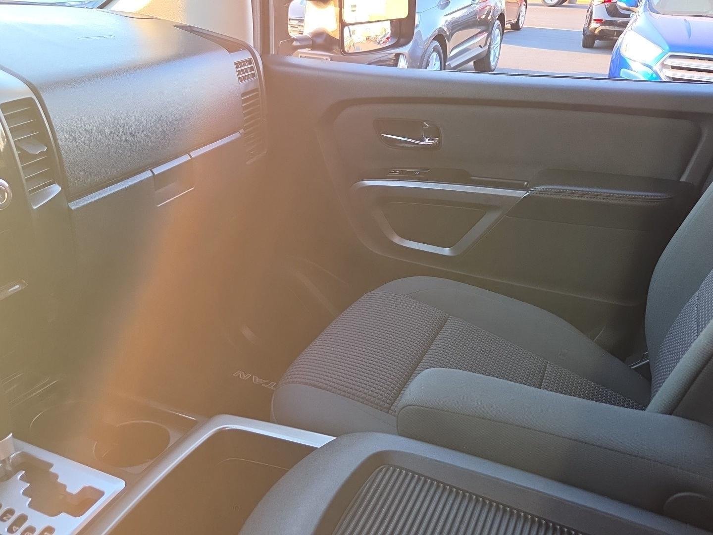 Used 2015 Gun Metallic Nissan SV image 20