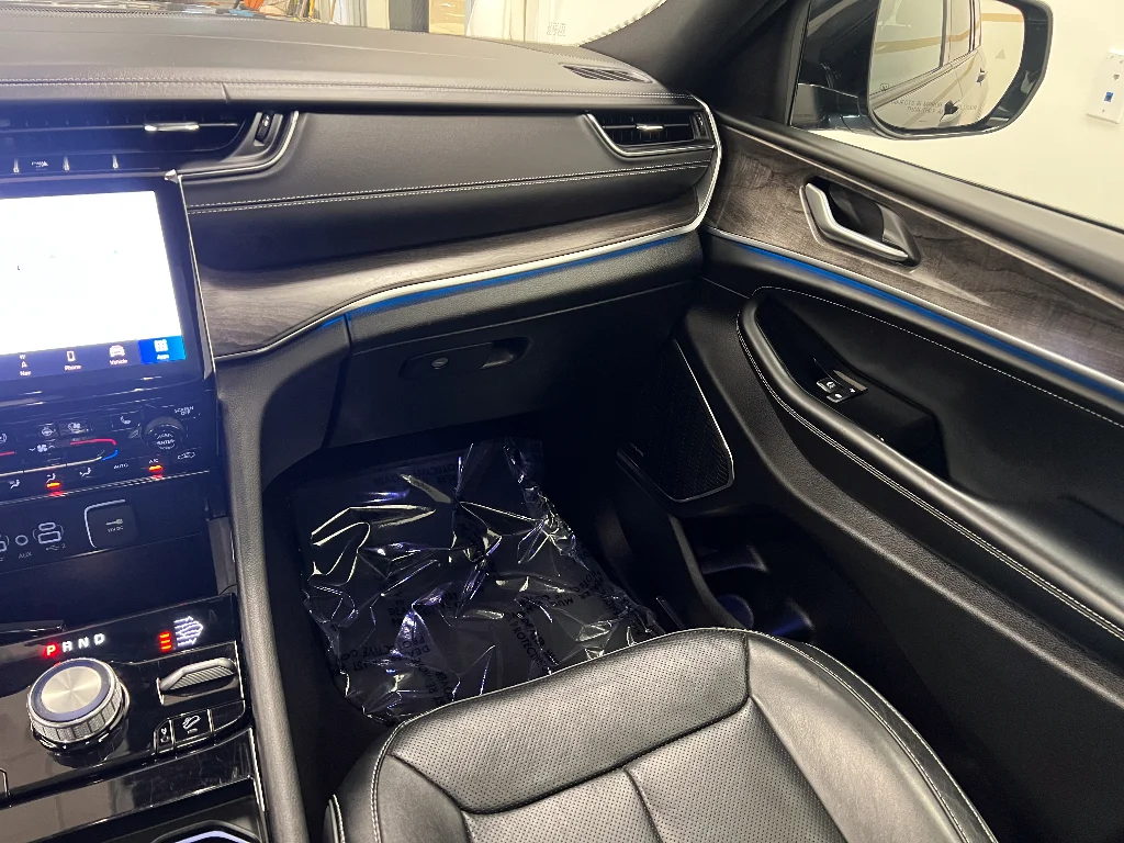 Used 2024 Baltic Gray Metallic Clearcoat Jeep Overland image 14
