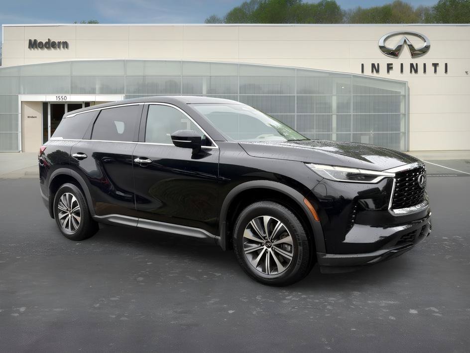 Certified Used 2024 Mineral Black INFINITI PURE image 6