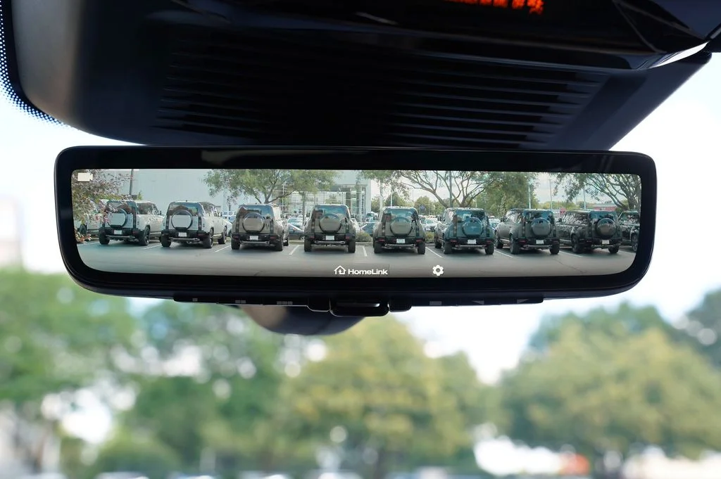 New 2026 Carpathian Grey Land Rover Dynamic SE image 31