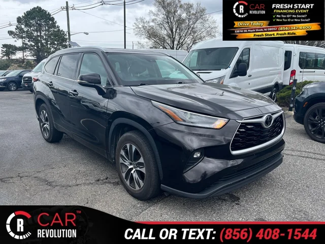 Pre-Owned 2021 Toyota Highlander XLE
