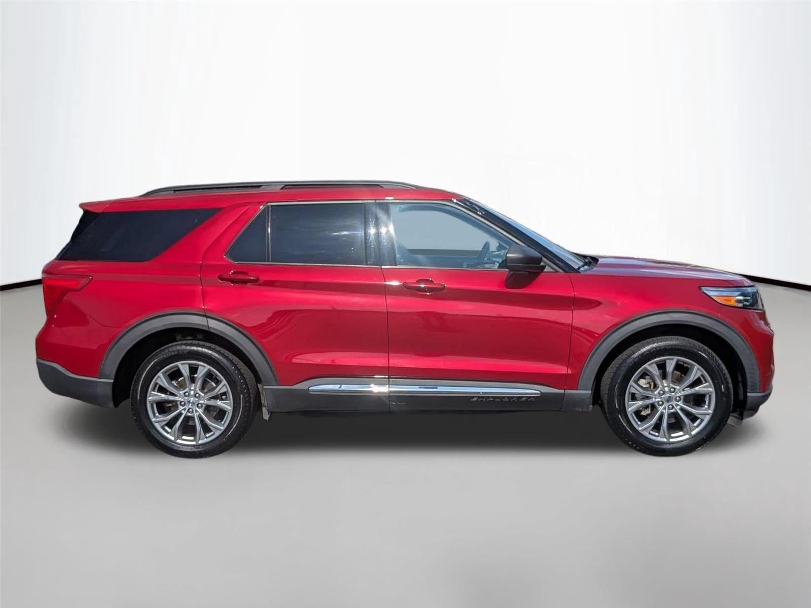 Used 2021 Rapid Red Metallic Tinted Clearcoat Ford XLT image 6