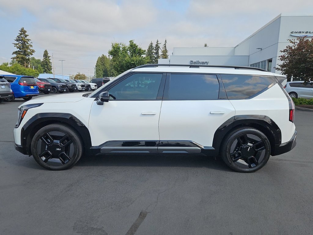 Used 2024 Snow White Pearl Kia GT-Line image 2