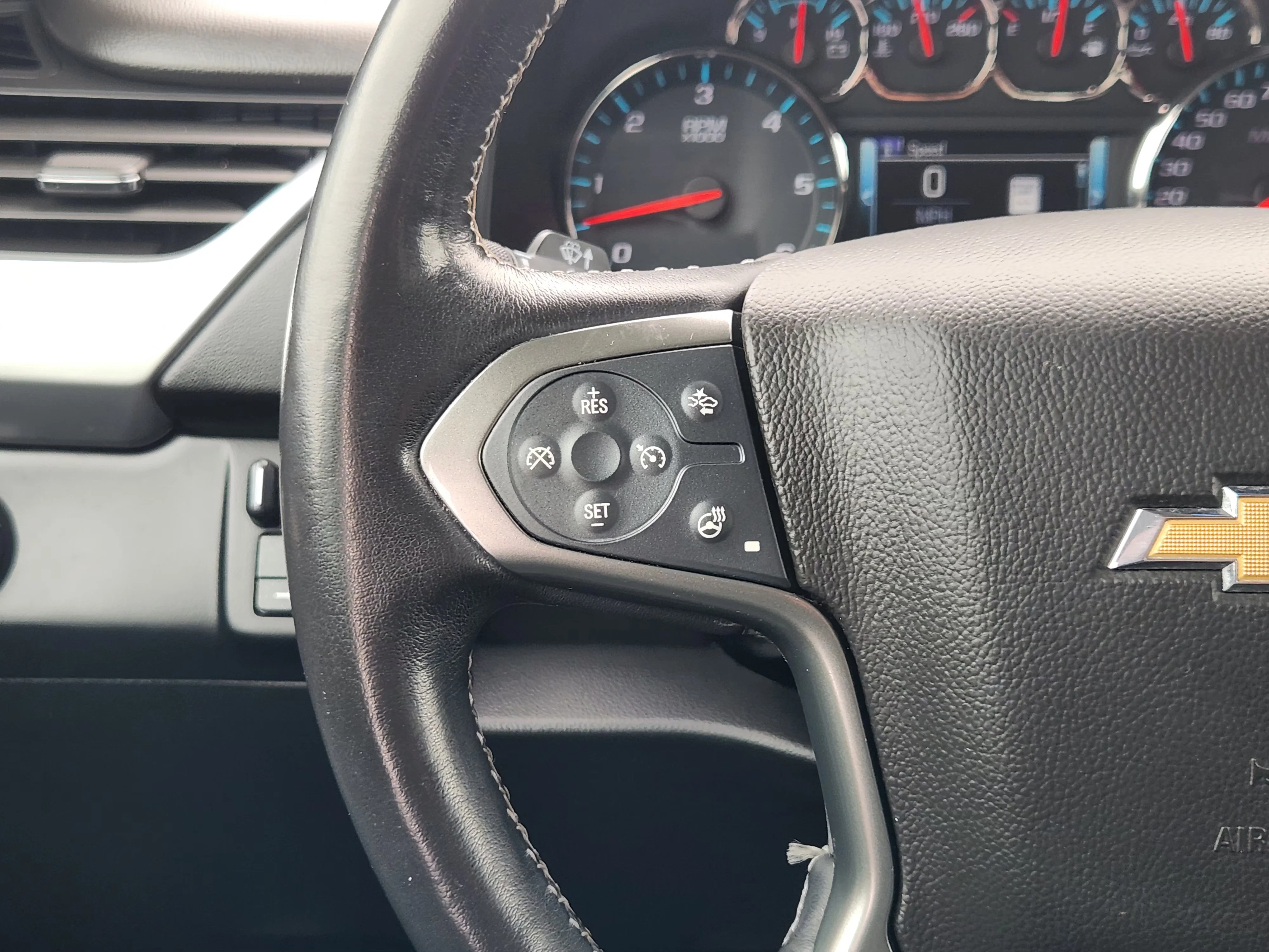 Used 2018 Silver Ice Metallic Chevrolet LT image 26