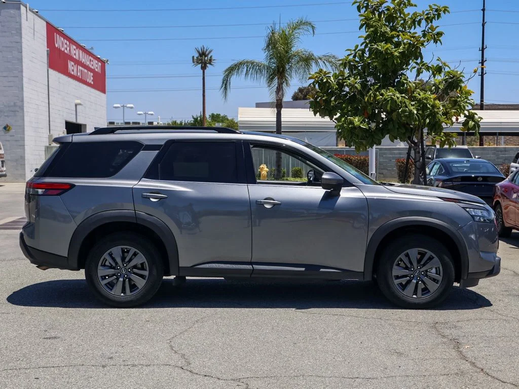 Used 2024 Gray Nissan SV image 2
