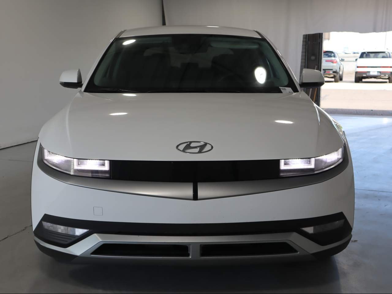 Used 2024 Atlas White Hyundai SE image 2