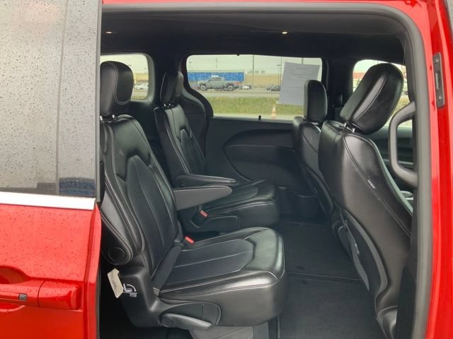2025 Chrysler Pacifica Select - Photo 18