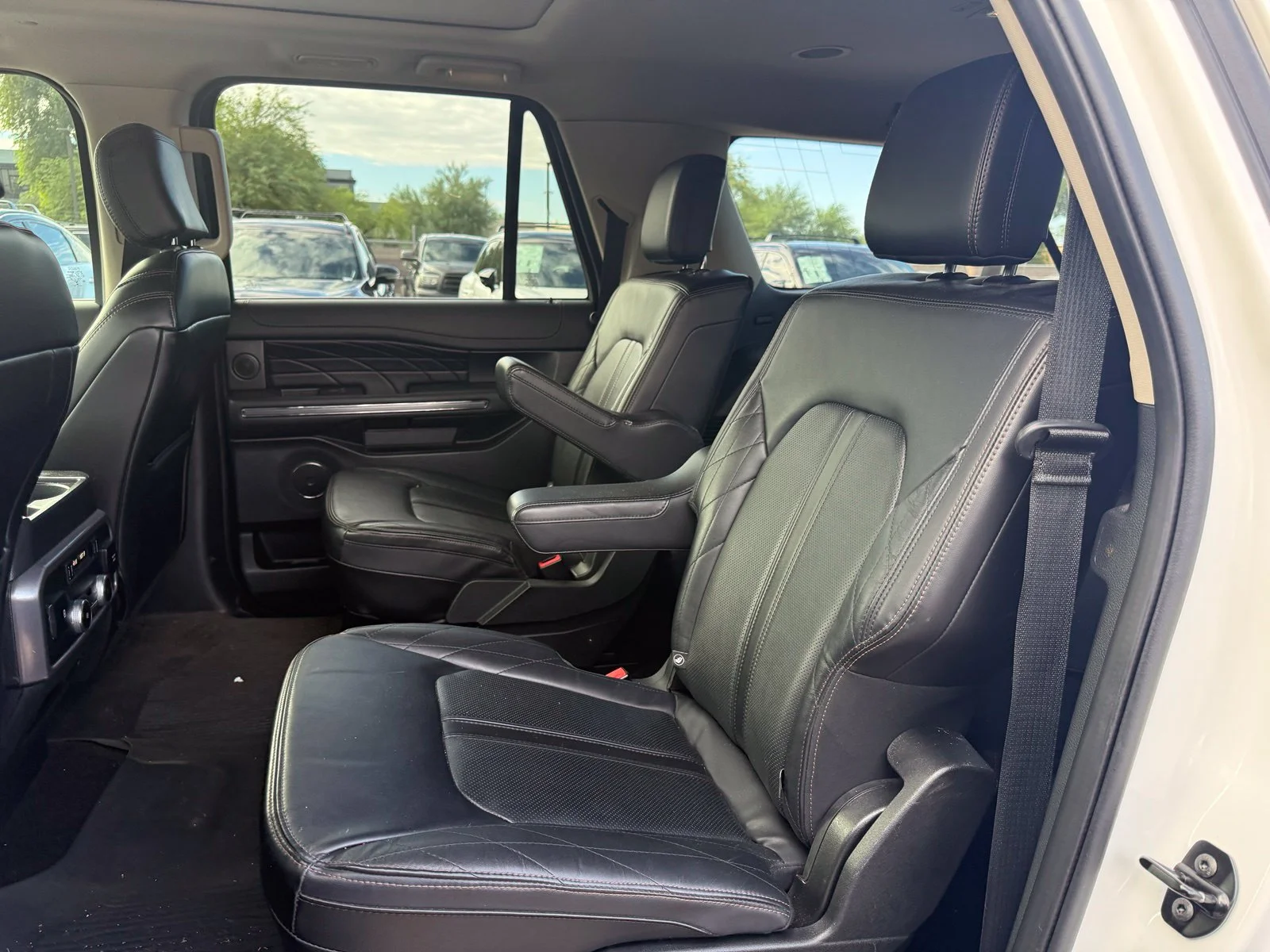 Used 2021 Star White Tri-Coat Ford Platinum image 8