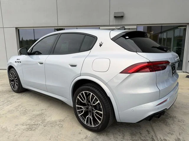 Certified Used 2023 Bianco Astro Maserati Modena image 4