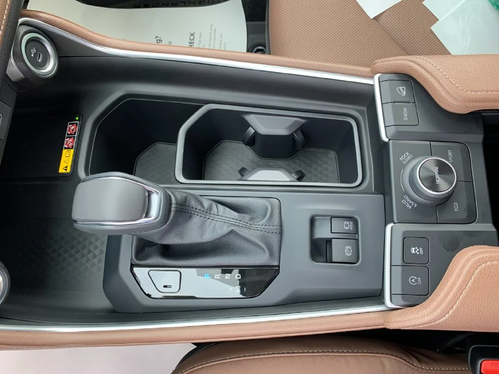 Used 2026  Toyota Platinum image 25