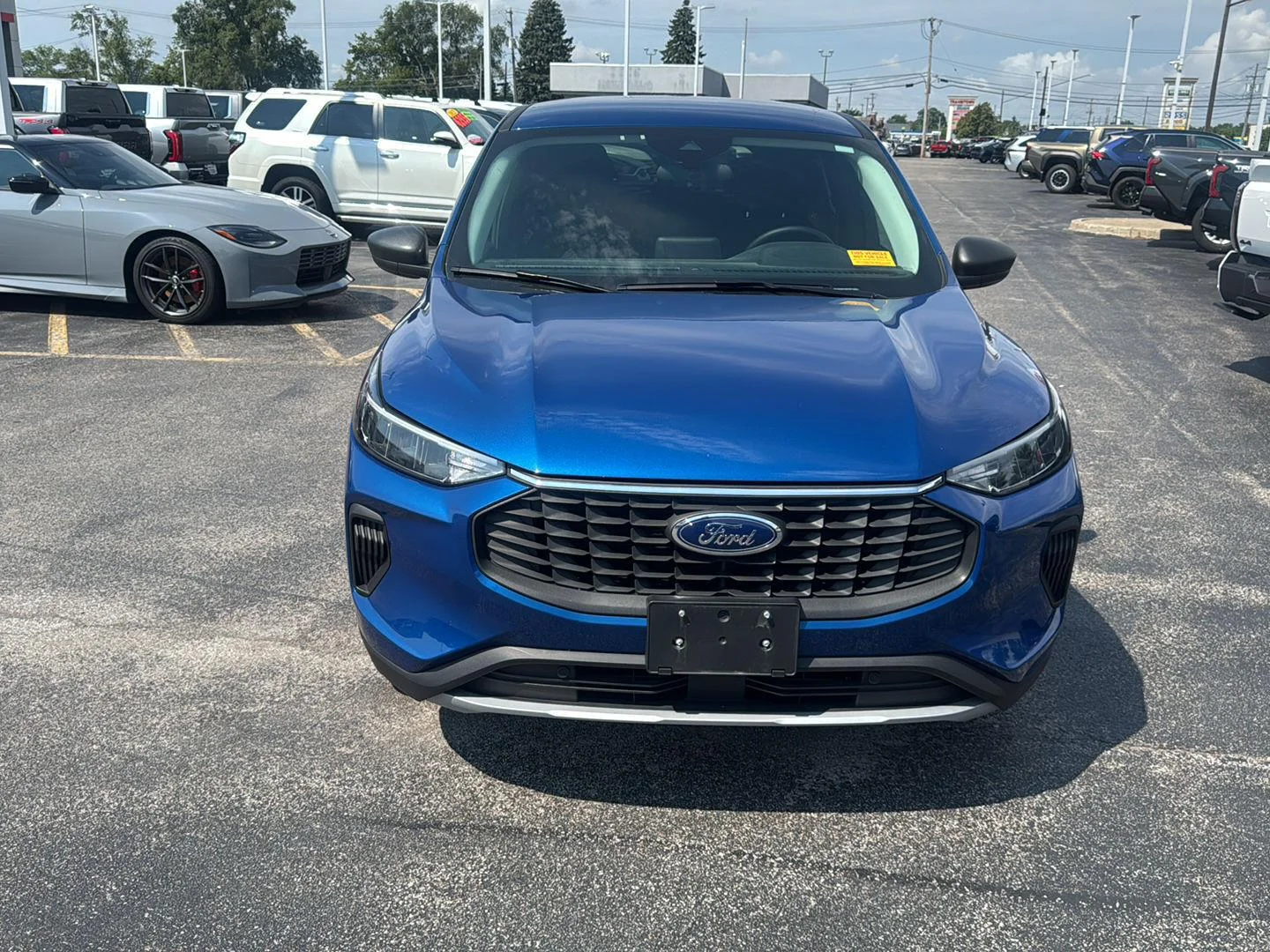 Used 2023 Atlas Blue Ford Active image 2