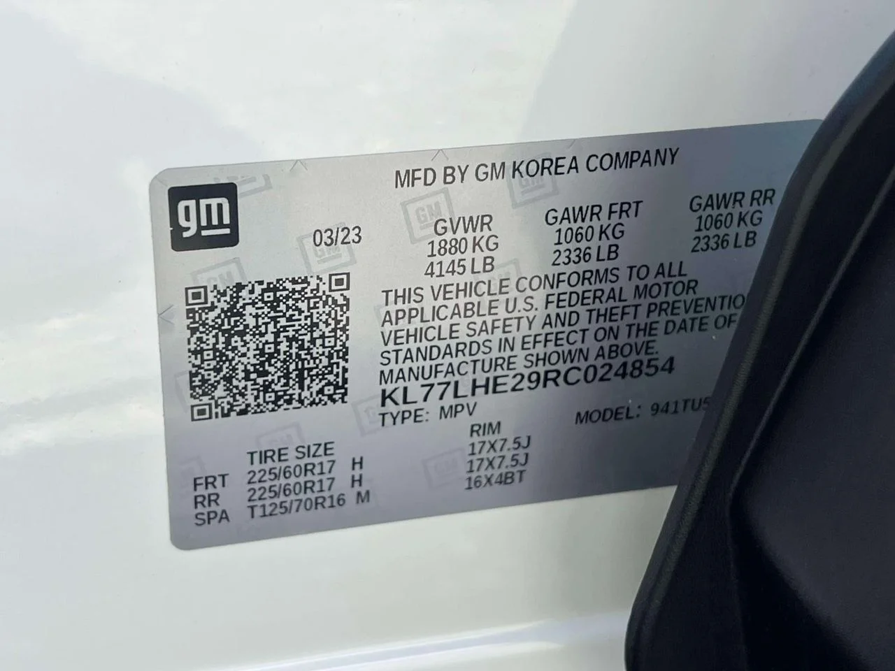 Used 2024 Summit White Chevrolet FWD LT image 20
