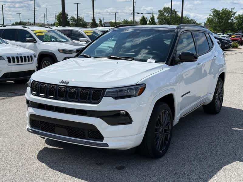 Used 2023 Bright White Clearcoat Jeep High Altitude image 8