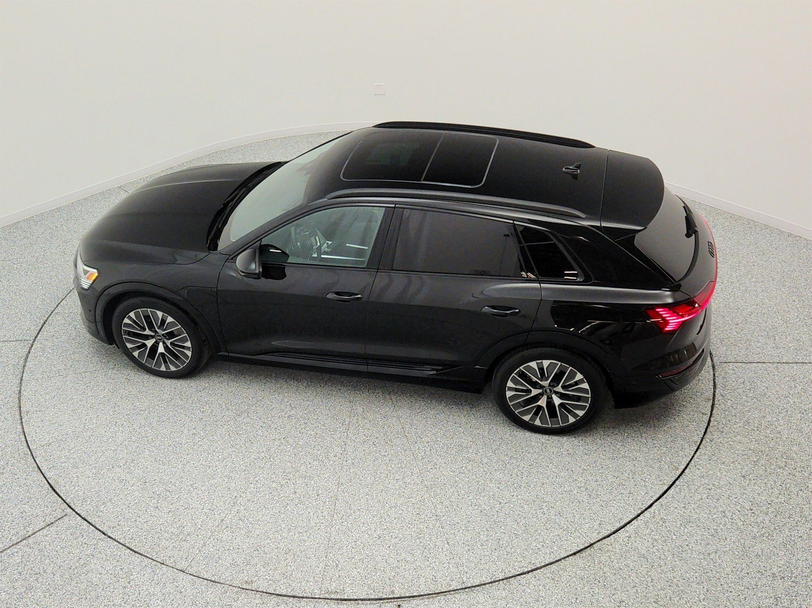 Used 2024 Mythos Black Metallic Audi Premium Plus quattro image 29