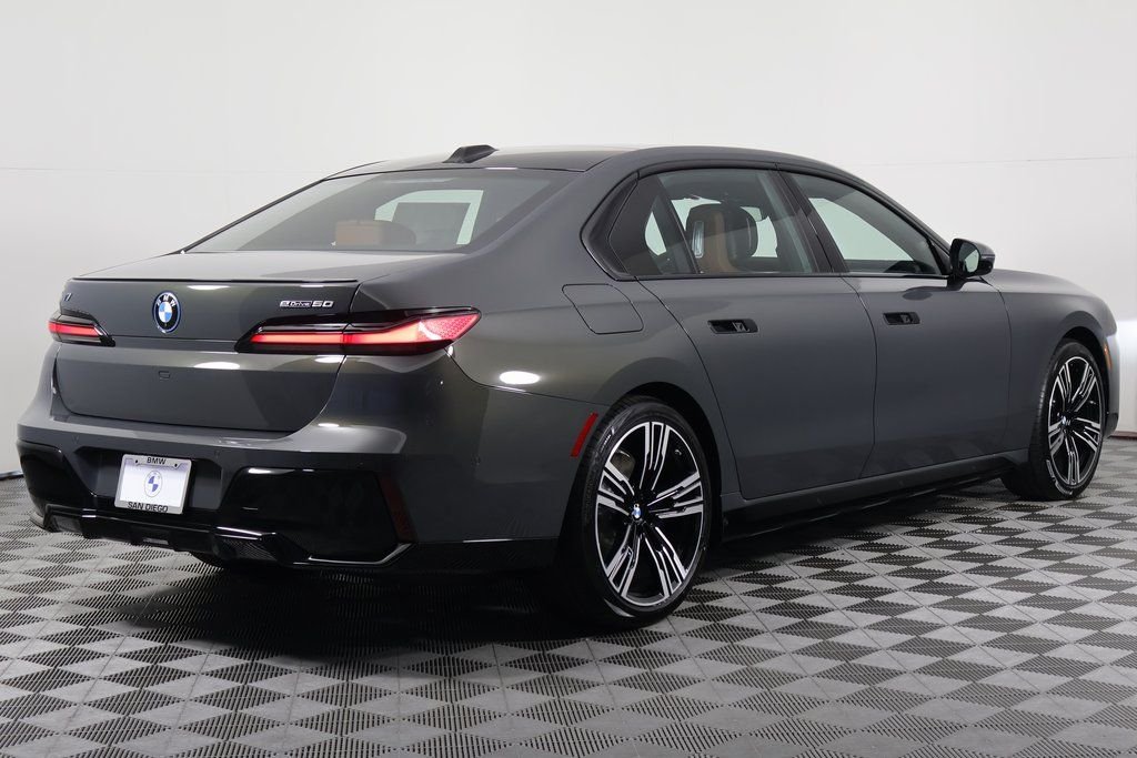 New 2026 Dravit Grey Metallic BMW eDrive50 image 2