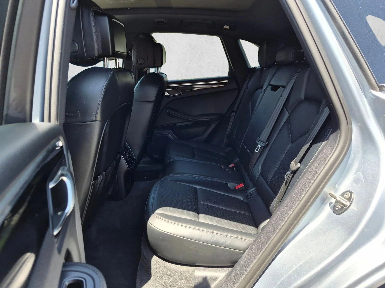 Used 2023 Dolomite Silver Metallic Porsche  image 16