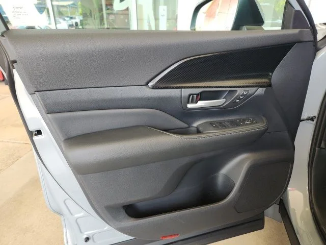 New 2026 Cement Toyota MAX Platinum image 14
