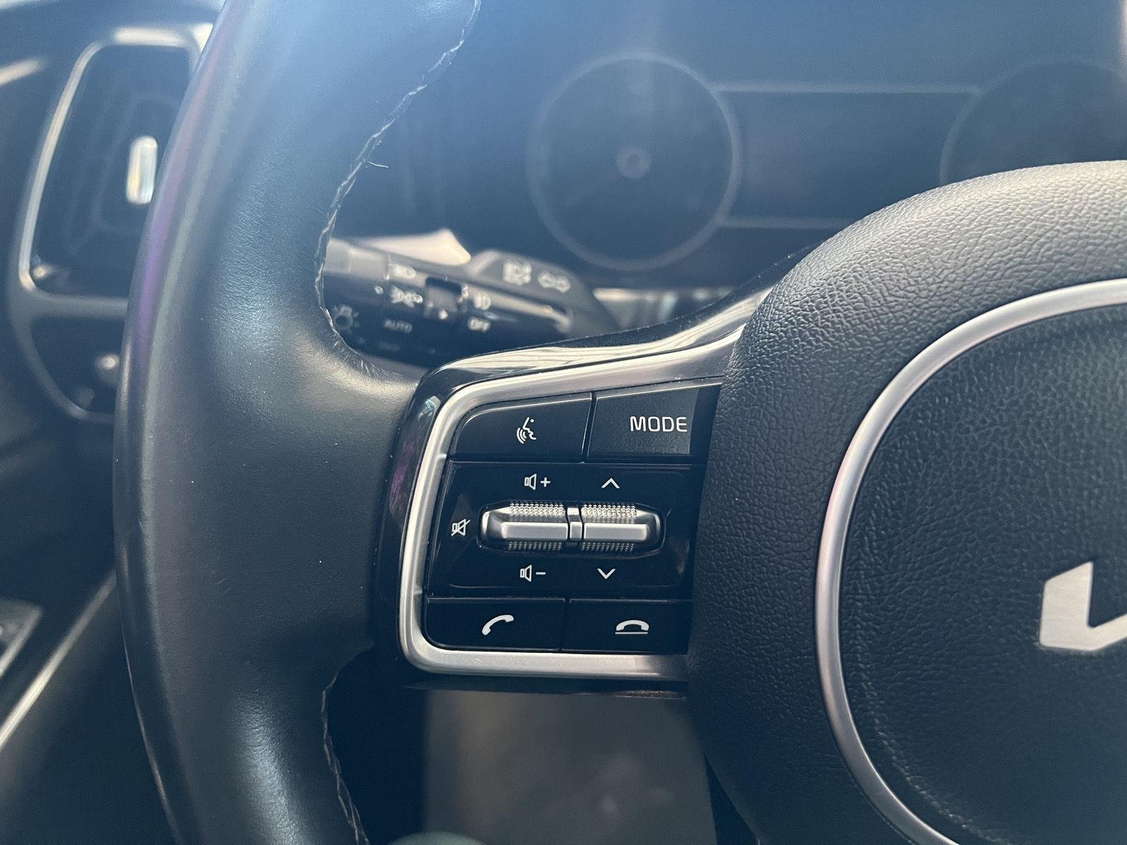 Used 2022 Glacial White Pearl Kia SX image 22