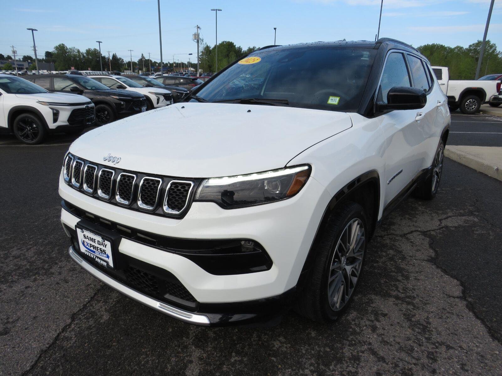Used 2023 Bright White Clearcoat Jeep Limited image 12