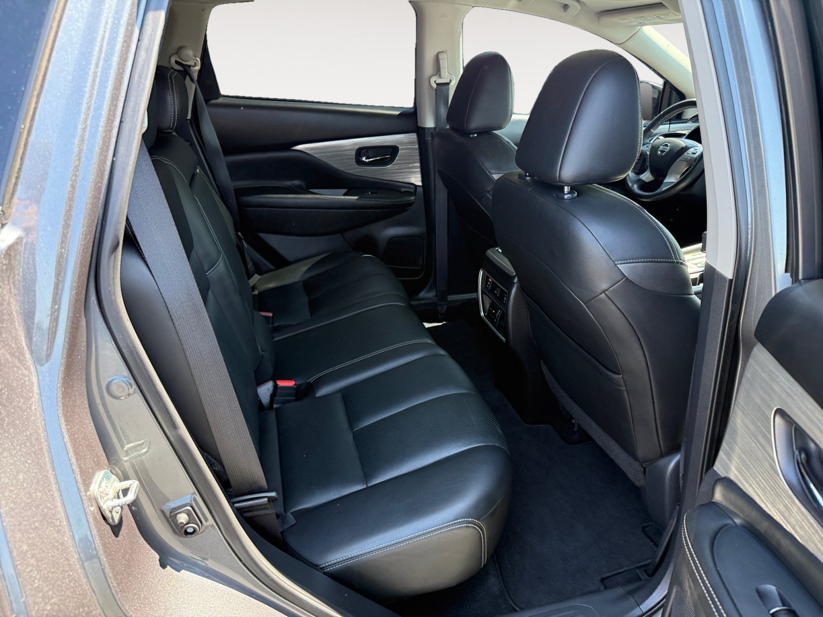 Used 2018 Gun Metallic Nissan SL image 18