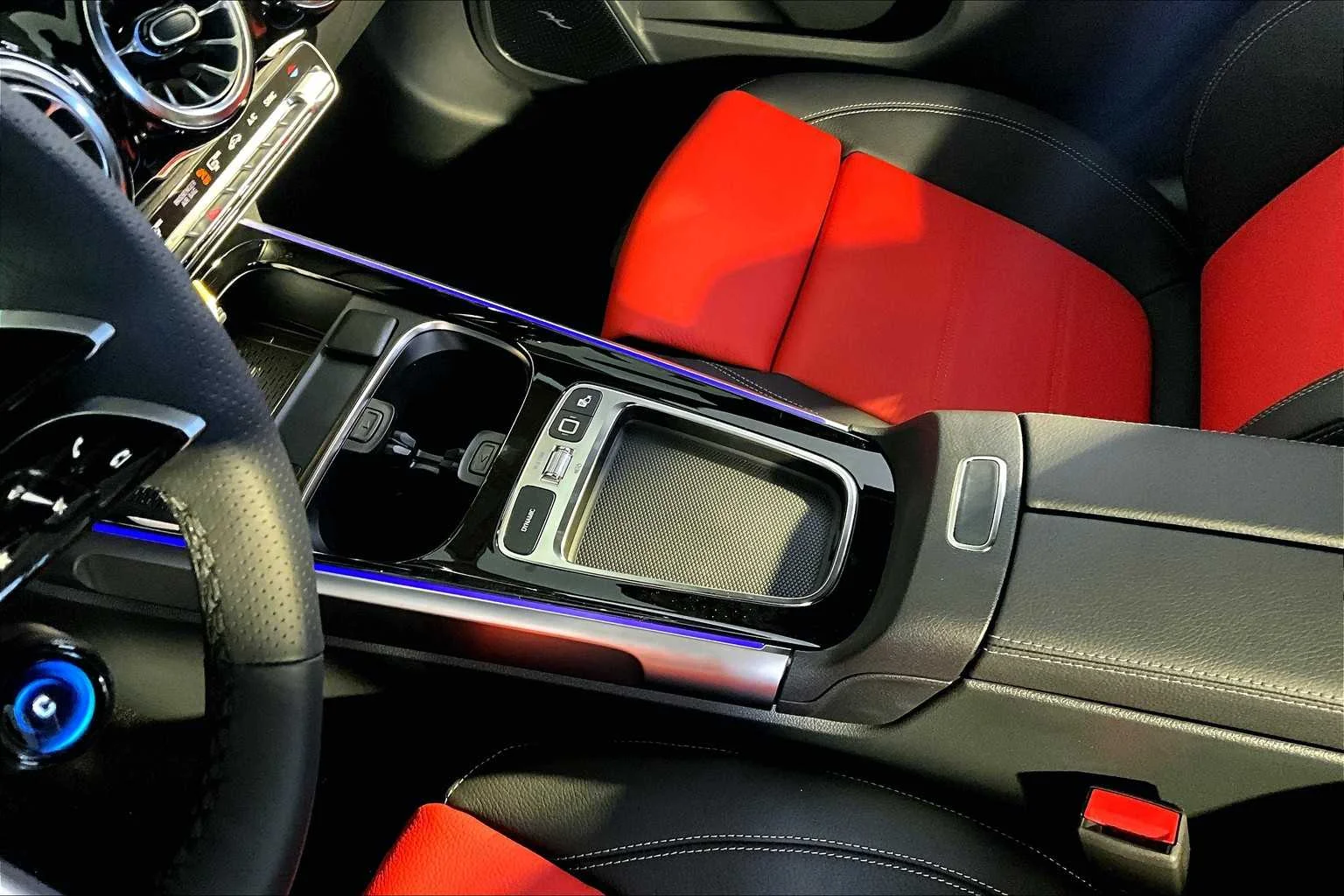 2026 Mercedes-Benz GLB AMG GLB 35 - Photo 10
