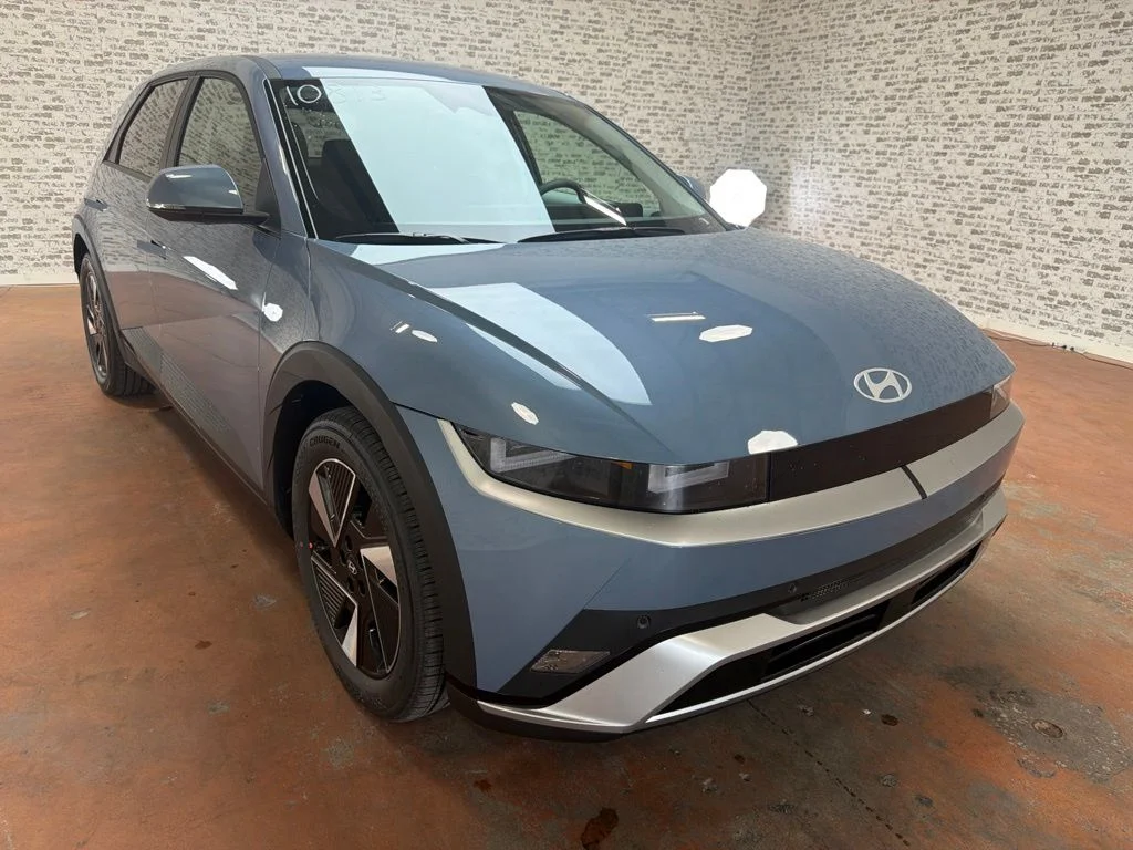 New 2027 Lucid Blue Hyundai SE image 9
