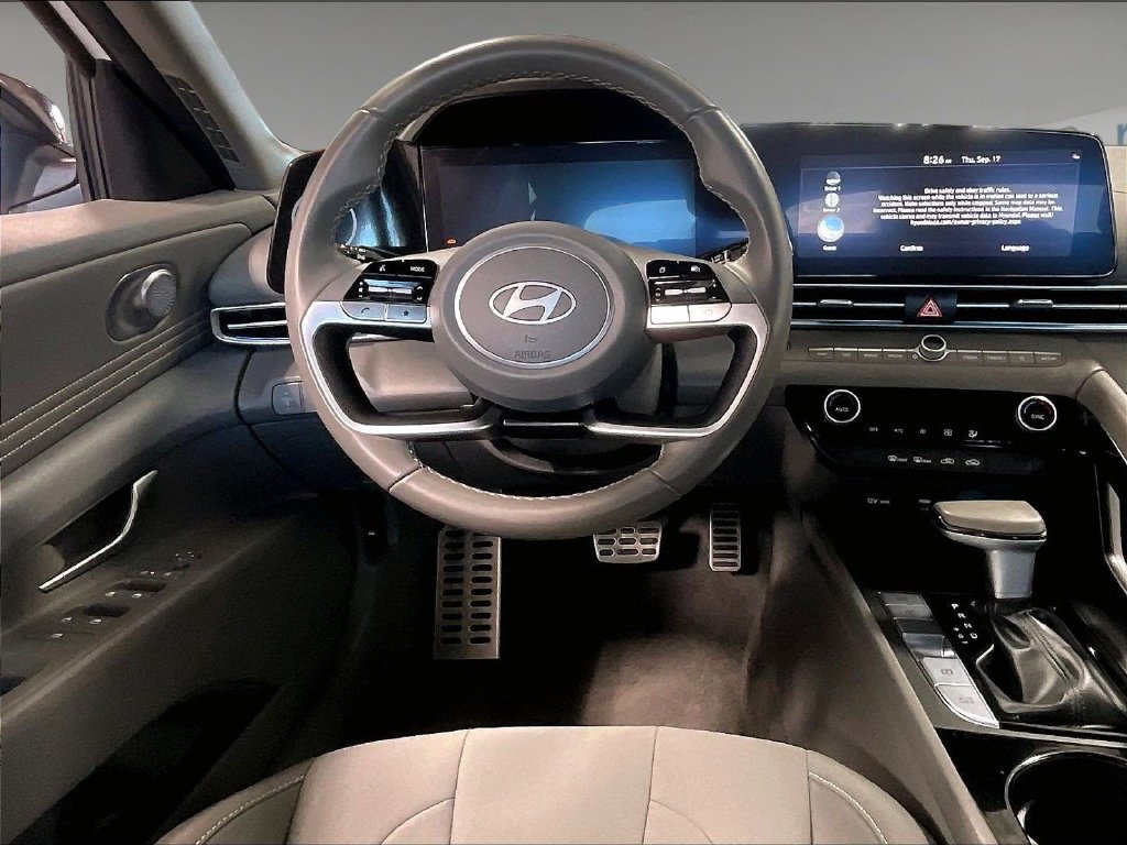 Used 2025 White Hyundai SEL Sport image 17